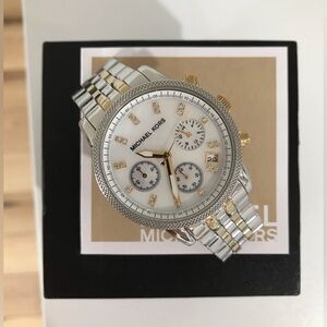 Michael Kors MK5057 Women’s Watch - Silver/Gold NEEDS NEW BATTERY